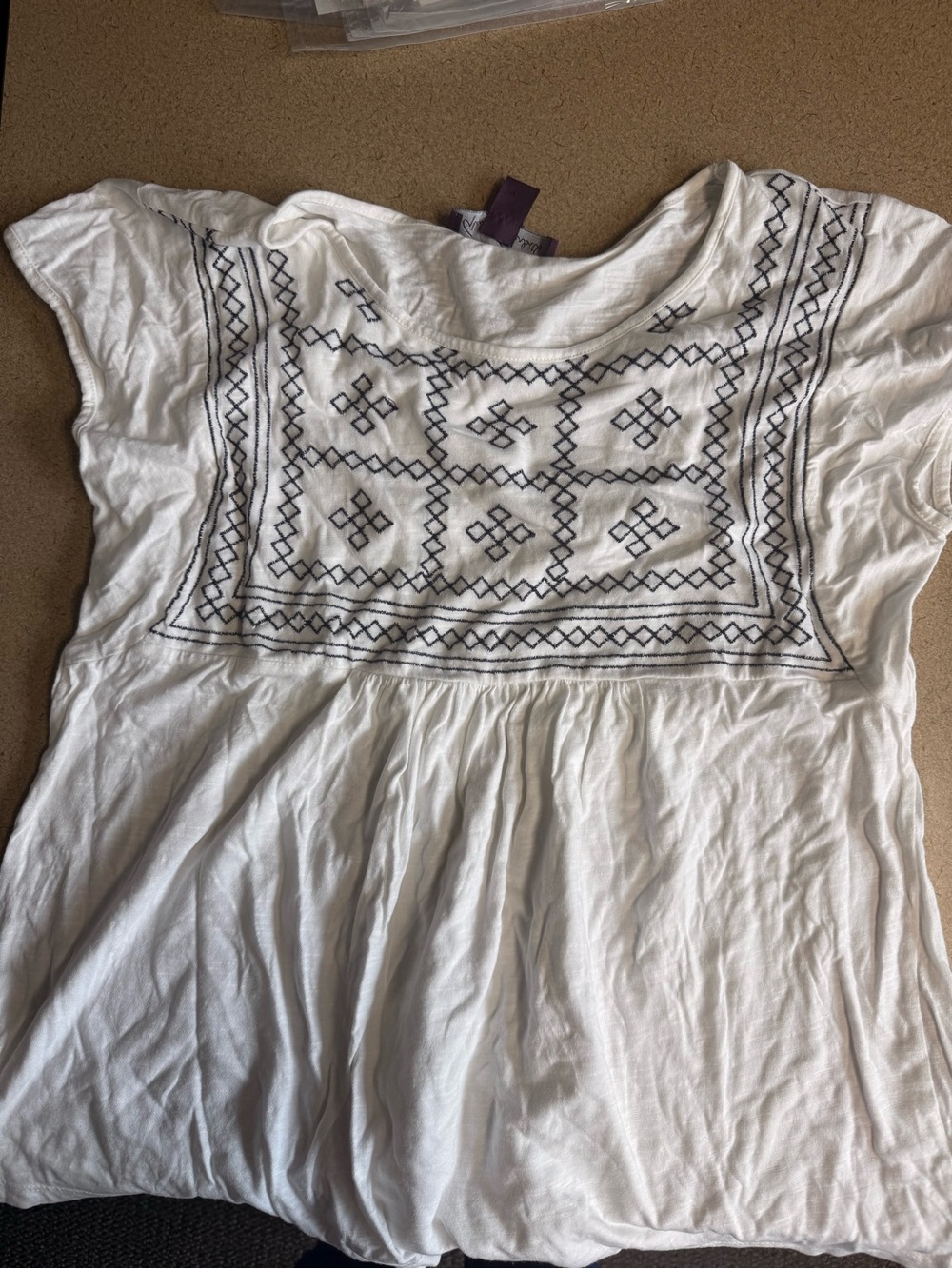 Gloria Vanderbilt White Tunic with Black Geometric Embroidery